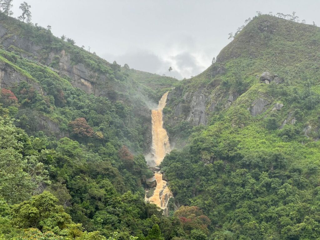 Trek to Kurundu Oya Waterfall