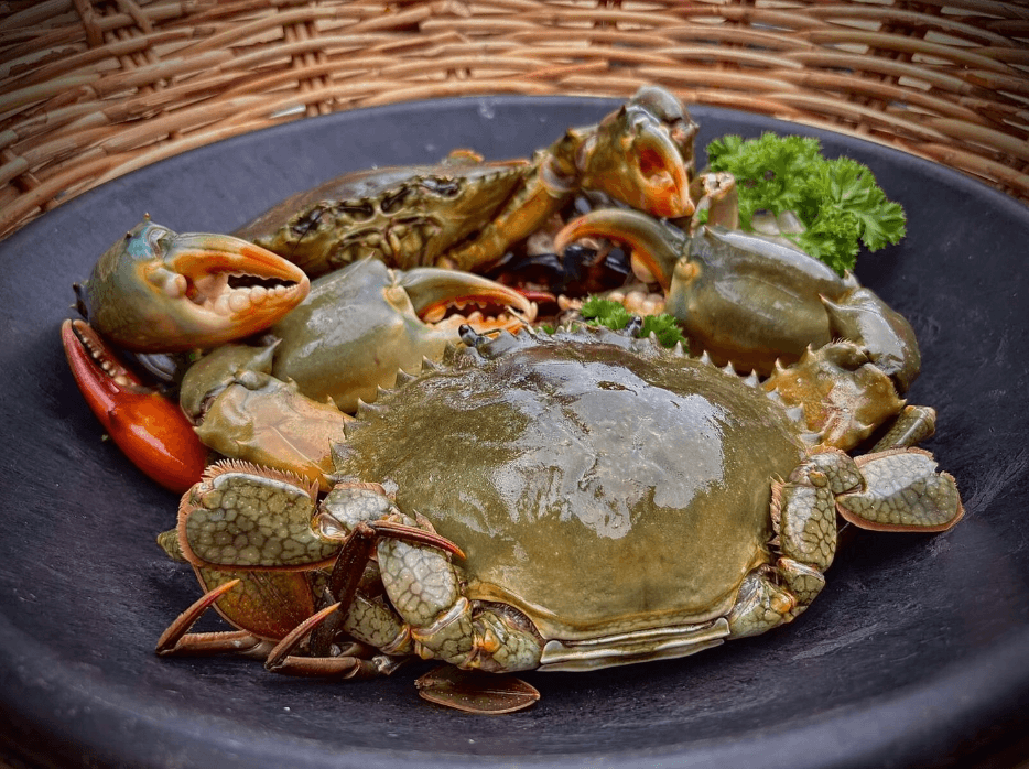 Fresh lagoon crab, the base ingredient for Batticaloa's crab curry.